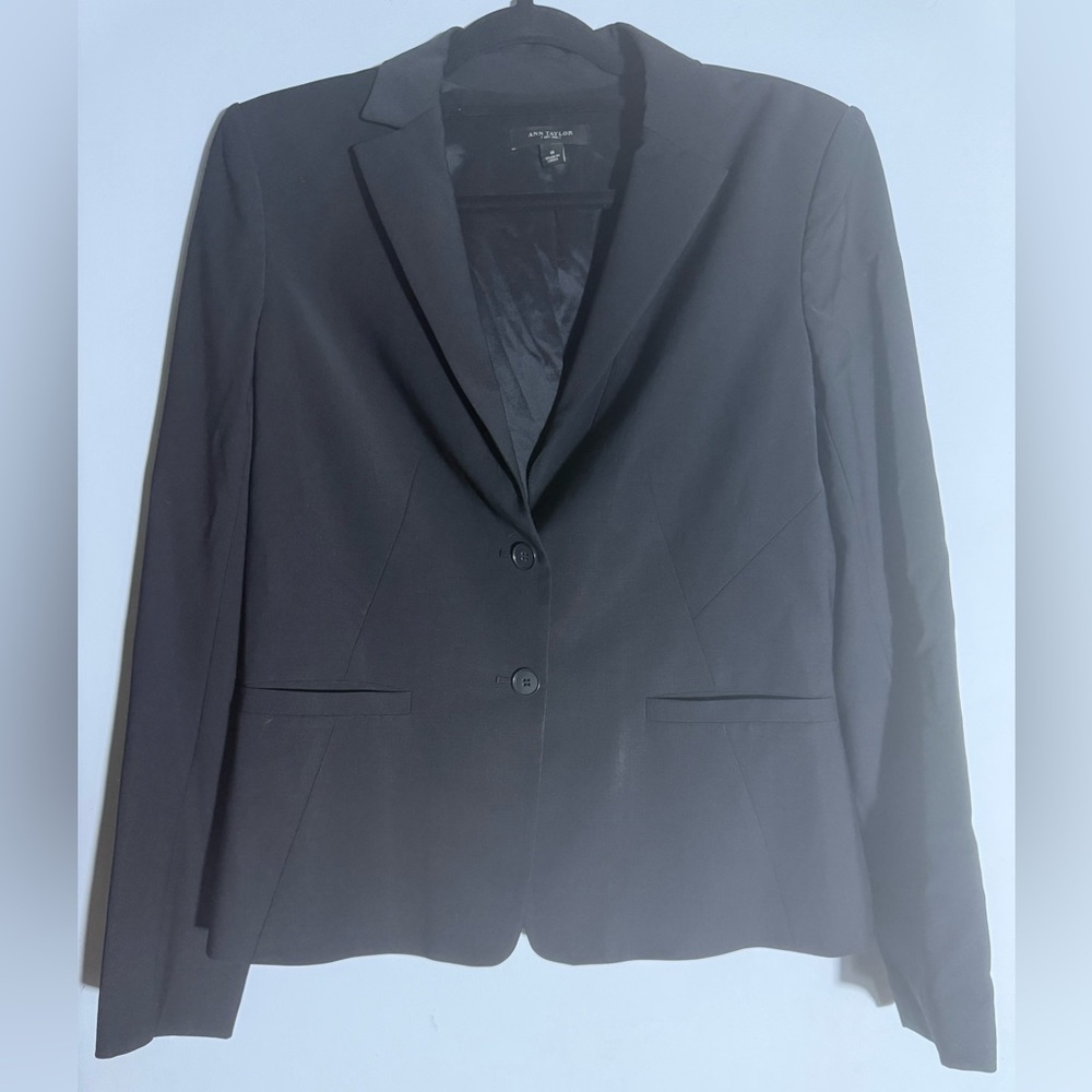 Ann Taylor women’s size 8 black blazer